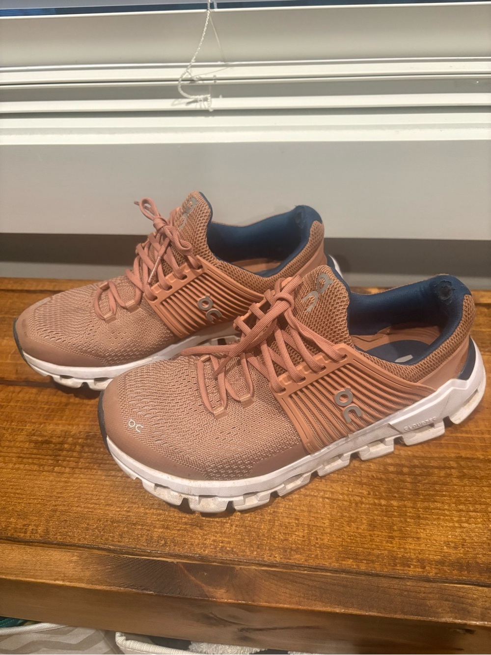 On Running Women's Cloudswift Sneakers in Rosewood with Navy Lining